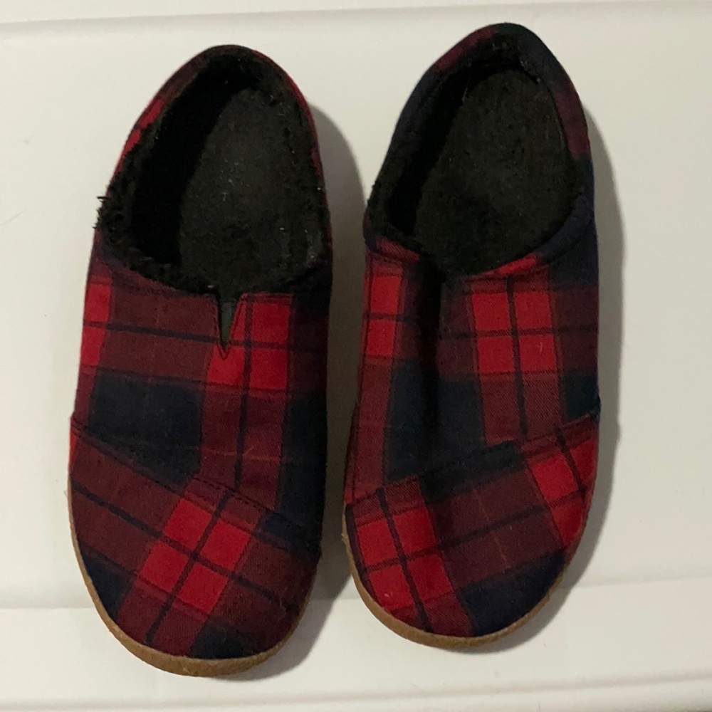 Men’s TOMS Red & Black plaid Slippers Size 11